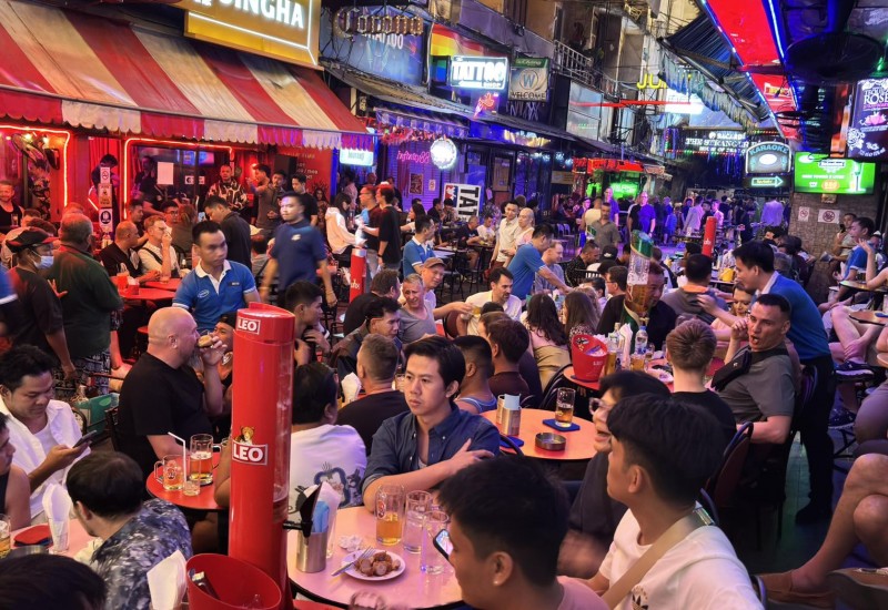 ONCE-IN-A-LIFETIME OPPORTUNITY IN BANGKOK NIGHTLIFE PRIDE BAR & CIRCUS BAR – SILOM SOI 4, BANGKOK